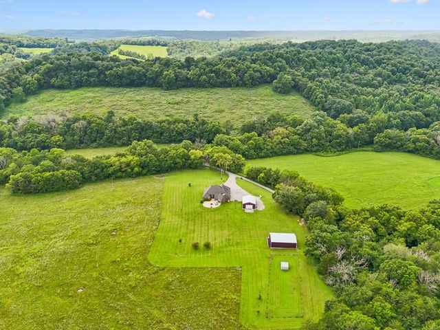 50 Bill Edde Rd, Belvidere, TN 37306