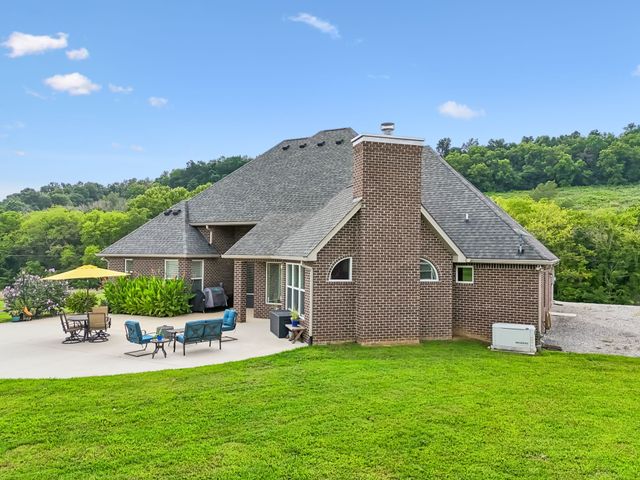 50 Bill Edde Rd, Belvidere, TN 37306