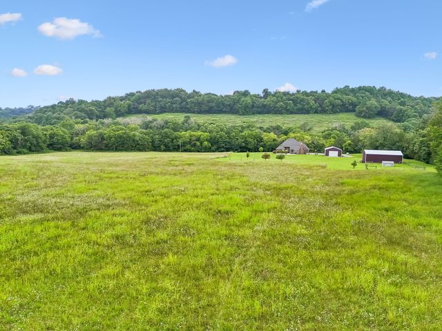 50 Bill Edde Rd, Belvidere, TN 37306
