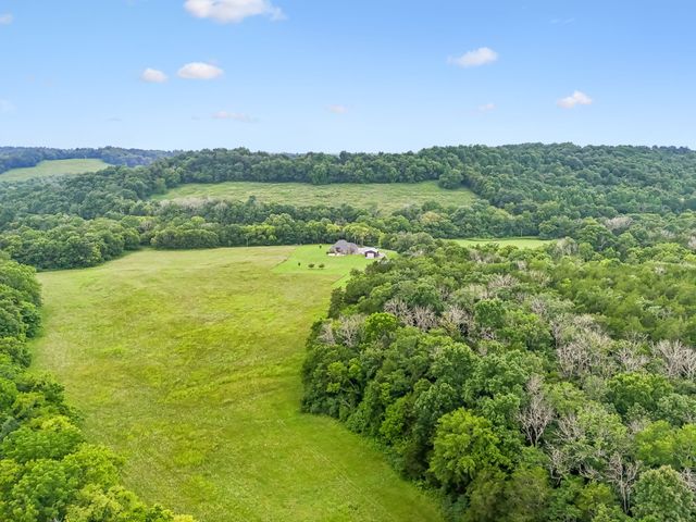 50 Bill Edde Rd, Belvidere, TN 37306
