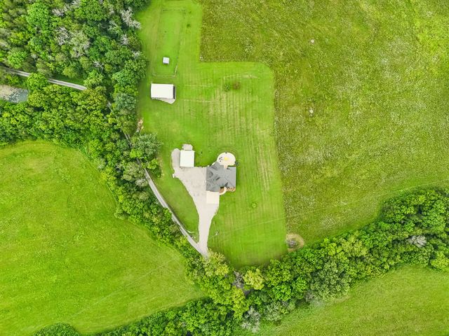 50 Bill Edde Rd, Belvidere, TN 37306