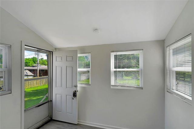 4556 Carter Ave, St Louis, MO 63115