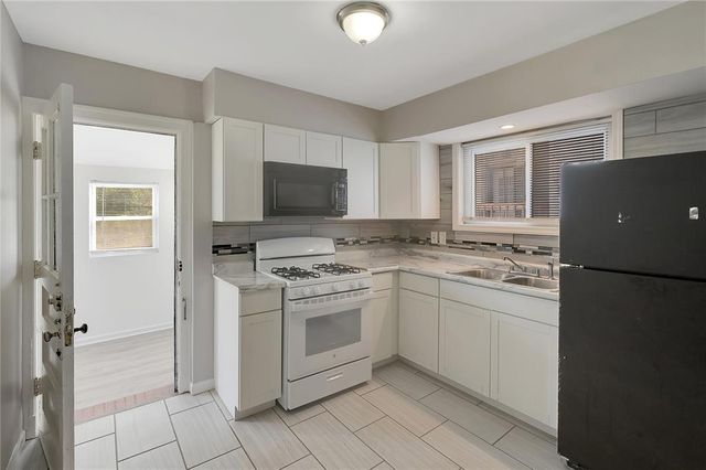 4556 Carter Ave, St Louis, MO 63115