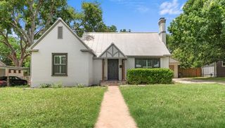 925 Prescott St, Kerrville, TX 78028