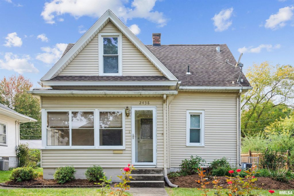 2438 TREMONT Avenue, Davenport, IA 52803