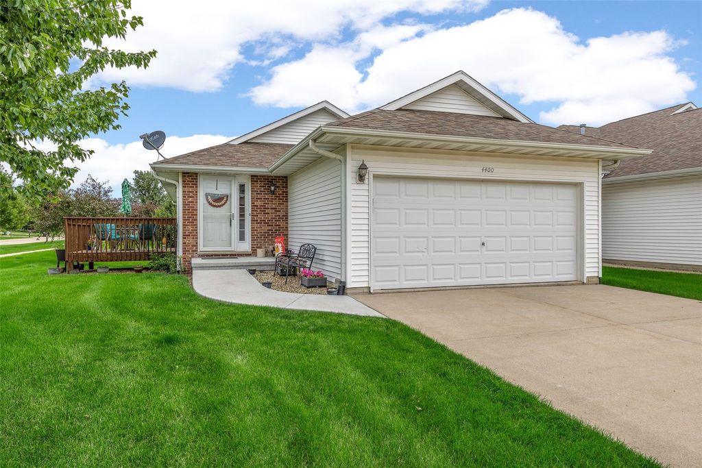 4400 Merganser Court, Marion, IA 52302