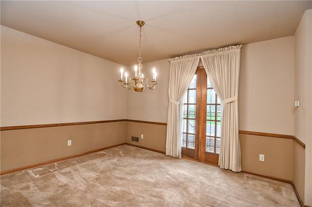10915 W 100th Terrace, Overland Park, KS 66214