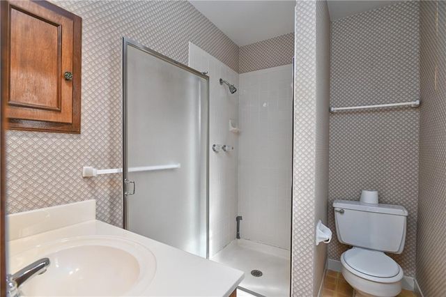 10915 W 100th Terrace, Overland Park, KS 66214