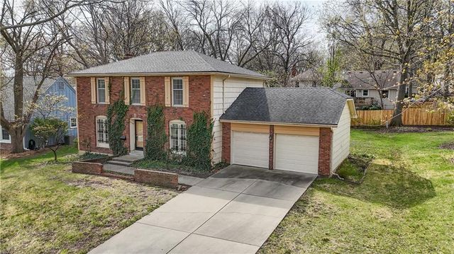 10915 W 100th Terrace, Overland Park, KS 66214