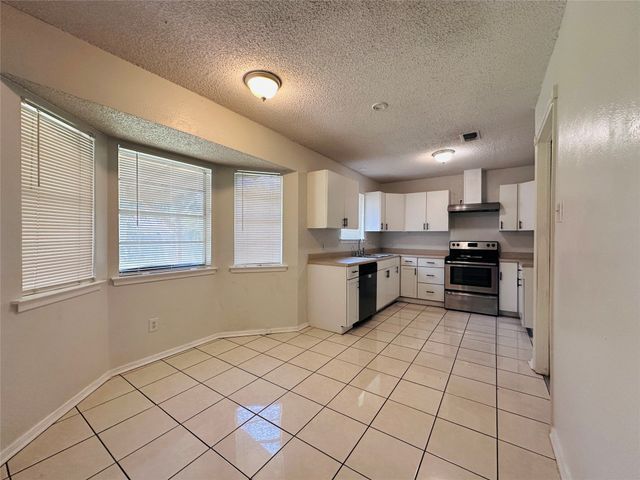 121 N Heights Drive, Crowley, TX 76036