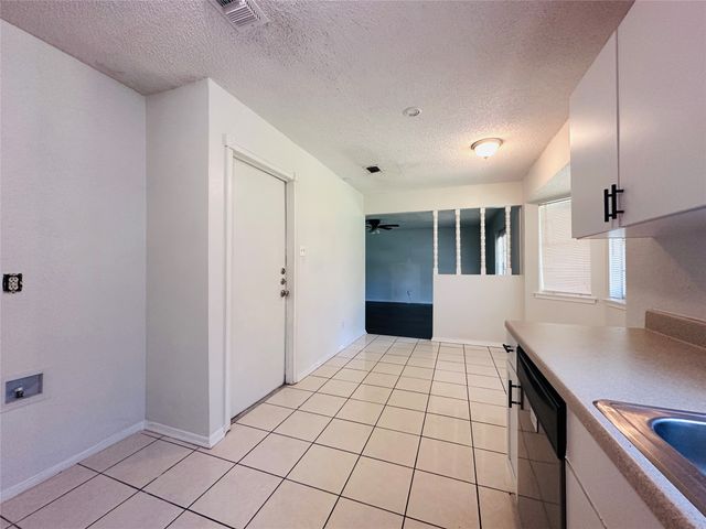 121 N Heights Drive, Crowley, TX 76036