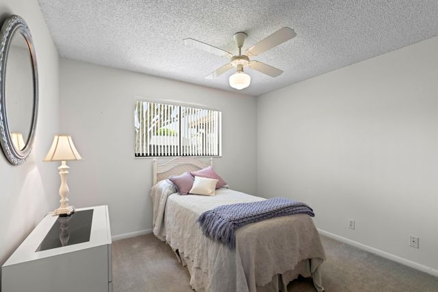 9 Danby Place, Boynton Beach, FL 33426