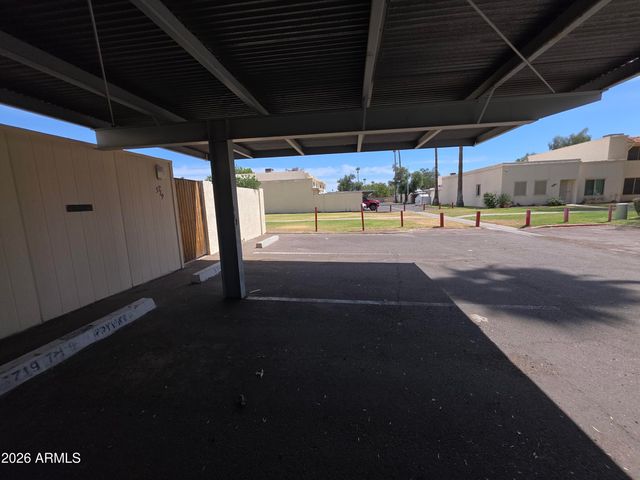 5719 N 44th Lane, Glendale, AZ 85301