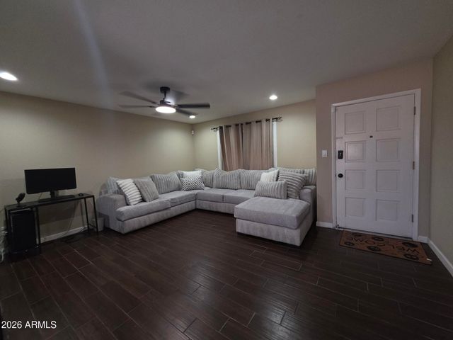 5719 N 44th Lane, Glendale, AZ 85301