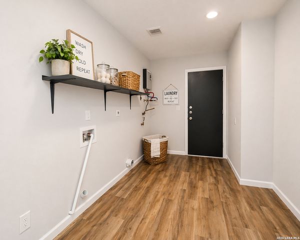 11418 FORT WYNE DR, San Antonio, TX 78245