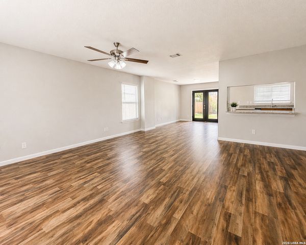 11418 FORT WYNE DR, San Antonio, TX 78245