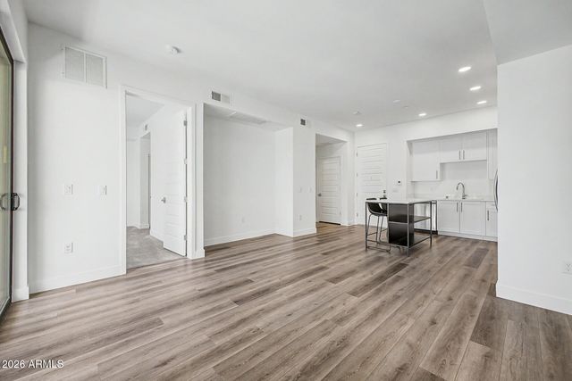 7300 E EARLL Drive 2017, Scottsdale, AZ 85251