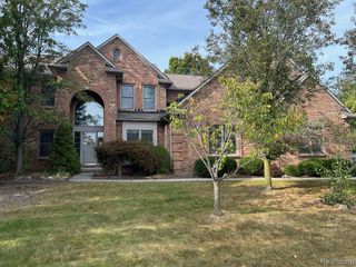 3904 Kaeleaf Road, Lake Orion, MI 48360