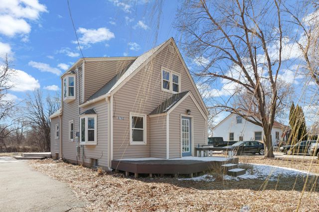 8782 210th Street W, Lakeville, MN 55044