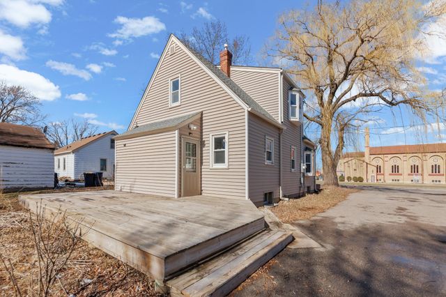 8782 210th Street W, Lakeville, MN 55044