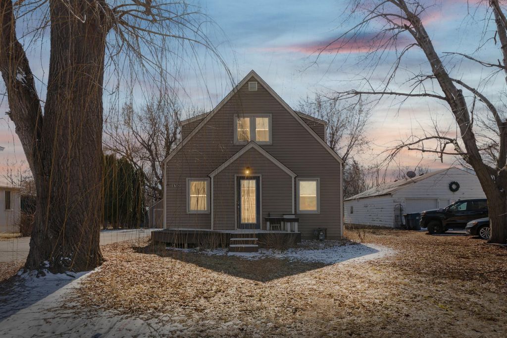 8782 210th Street W, Lakeville, MN 55044