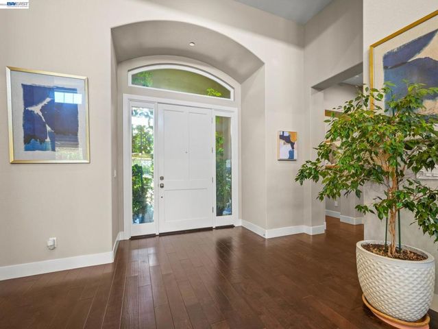 65 Stonebrae Rd, Hayward, CA 94542