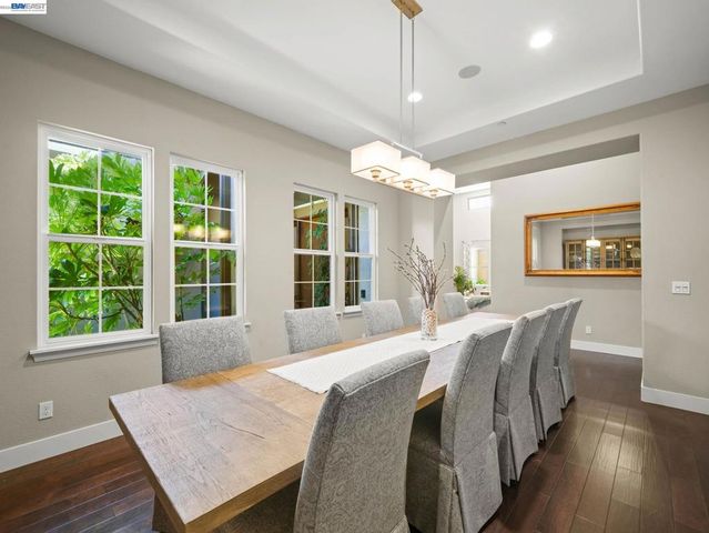 65 Stonebrae Rd, Hayward, CA 94542