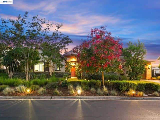65 Stonebrae Rd, Hayward, CA 94542