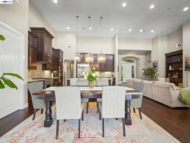 65 Stonebrae Rd, Hayward, CA 94542