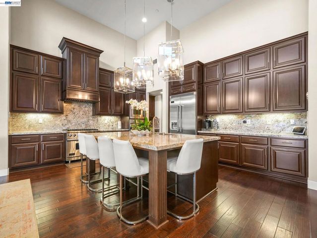 65 Stonebrae Rd, Hayward, CA 94542