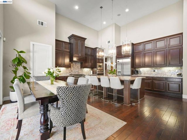 65 Stonebrae Rd, Hayward, CA 94542