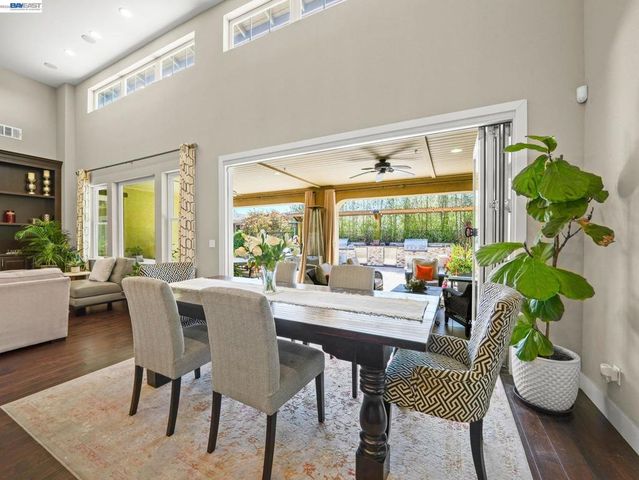 65 Stonebrae Rd, Hayward, CA 94542