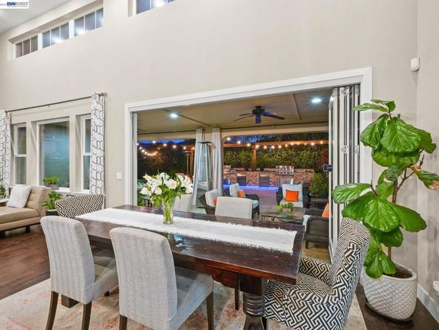 65 Stonebrae Rd, Hayward, CA 94542
