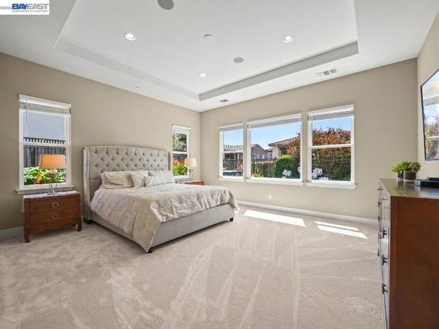 65 Stonebrae Rd, Hayward, CA 94542