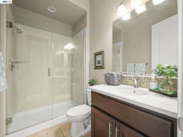 65 Stonebrae Rd, Hayward, CA 94542
