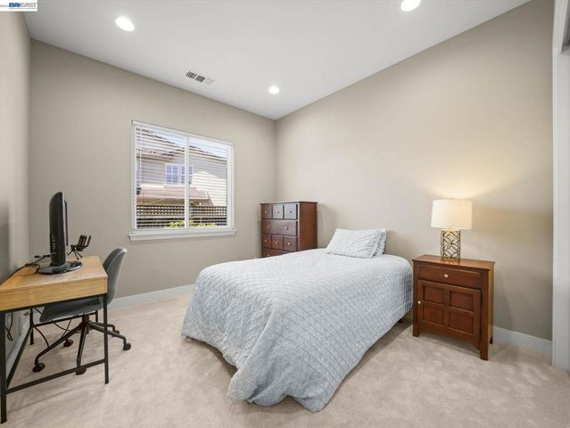 65 Stonebrae Rd, Hayward, CA 94542