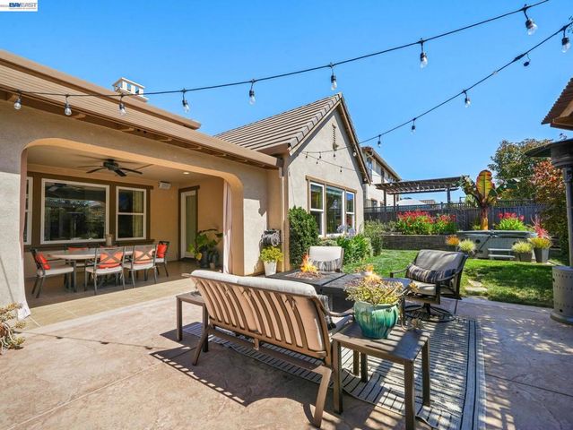 65 Stonebrae Rd, Hayward, CA 94542