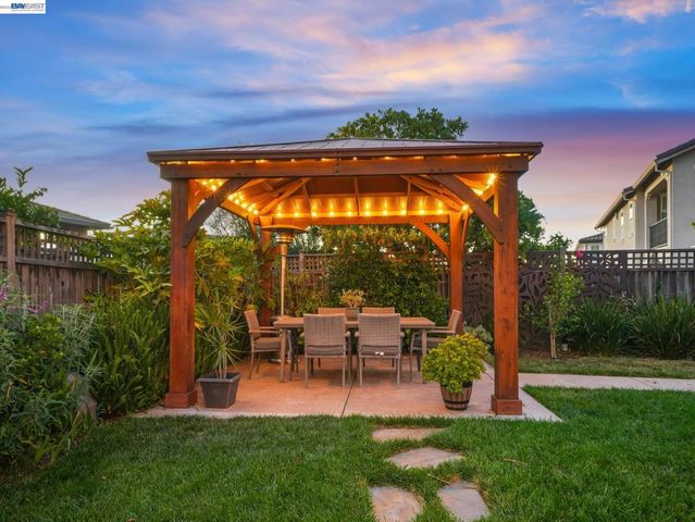 65 Stonebrae Rd, Hayward, CA 94542