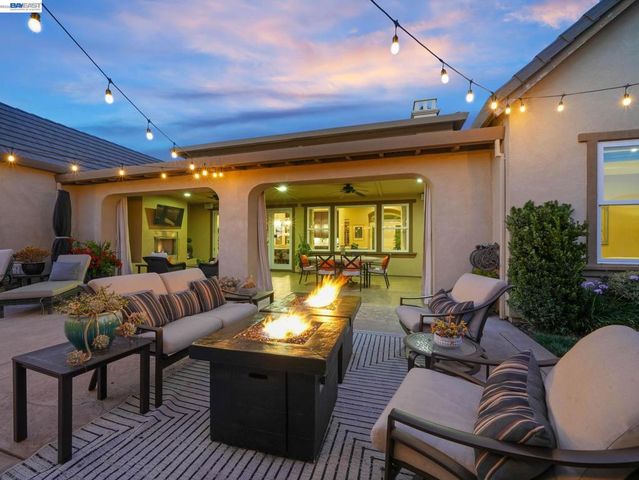 65 Stonebrae Rd, Hayward, CA 94542