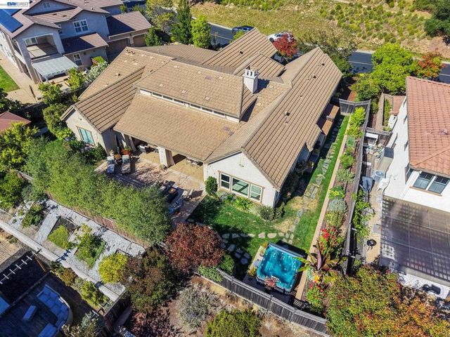 65 Stonebrae Rd, Hayward, CA 94542