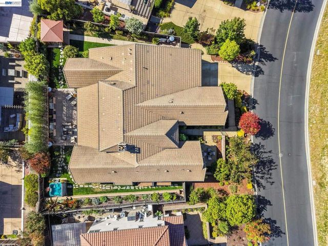 65 Stonebrae Rd, Hayward, CA 94542