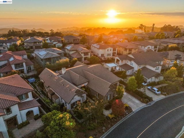 65 Stonebrae Rd, Hayward, CA 94542