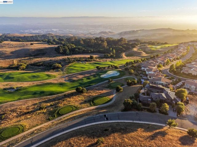 65 Stonebrae Rd, Hayward, CA 94542