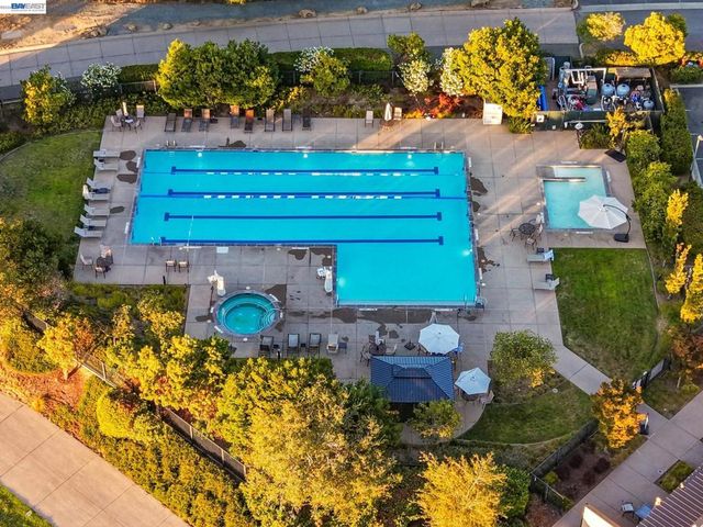 65 Stonebrae Rd, Hayward, CA 94542