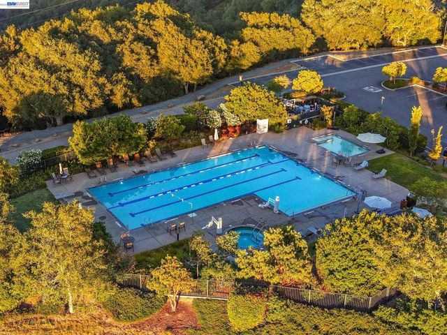 65 Stonebrae Rd, Hayward, CA 94542