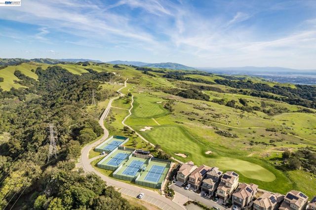 65 Stonebrae Rd, Hayward, CA 94542
