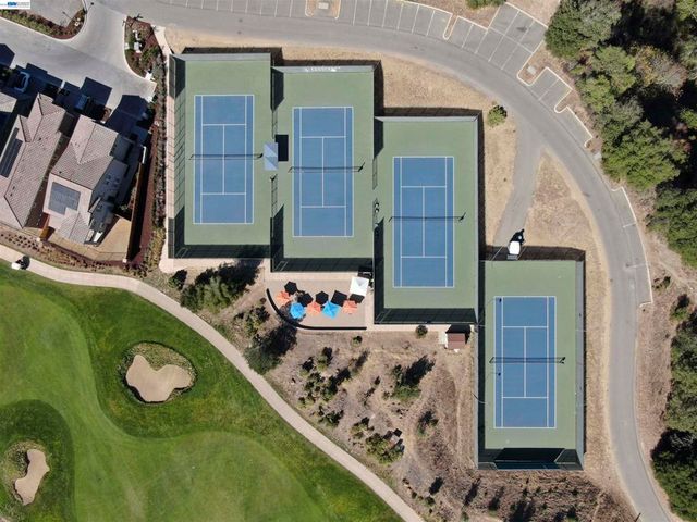 65 Stonebrae Rd, Hayward, CA 94542