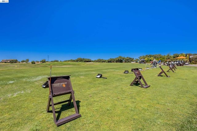 65 Stonebrae Rd, Hayward, CA 94542