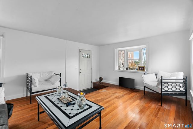 15 California Street, West Haven, CT 06516