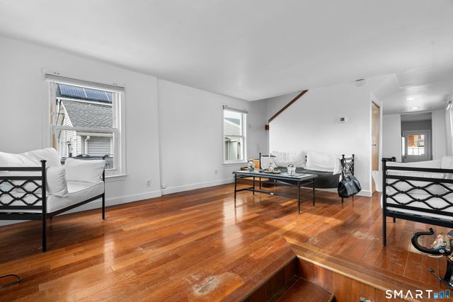 15 California Street, West Haven, CT 06516